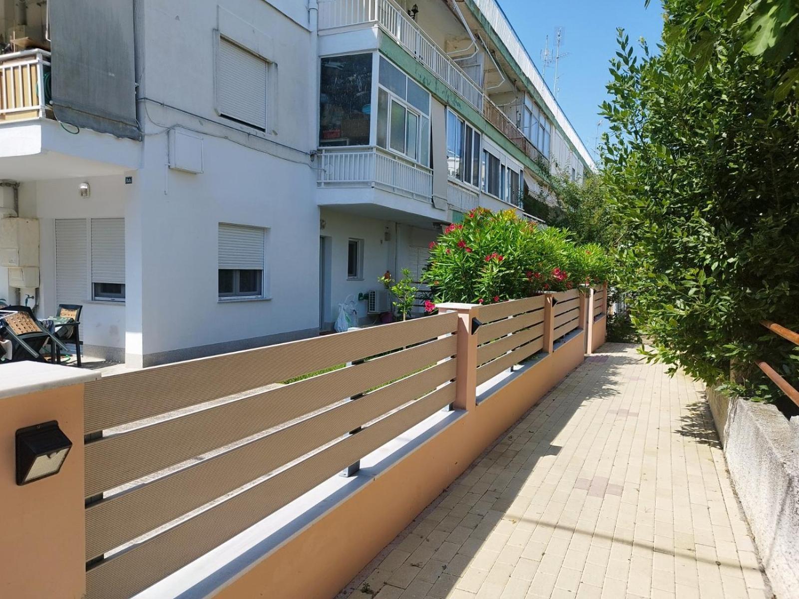 Renovated Apartment With Garden And Parking Space Peraía المظهر الخارجي الصورة